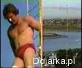 Skoczył do wody z 52m